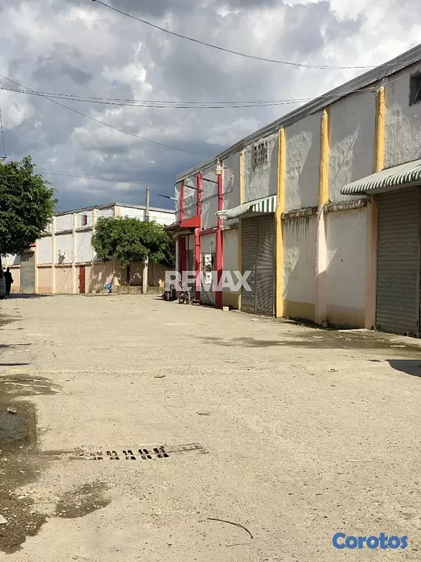 oficinas y locales comerciales - Nave industrial de 800mt2 en alquiler en Los Giras 4