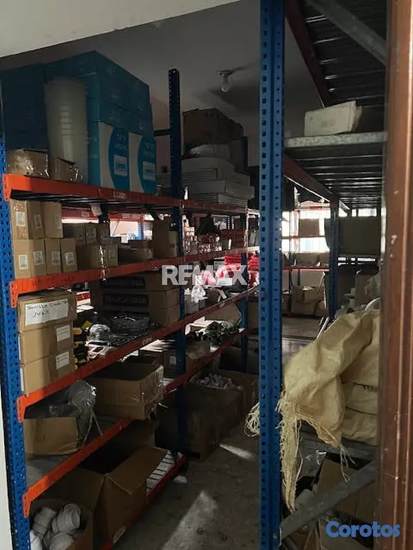 oficinas y locales comerciales - Local comercial de 700mt2 en alquiler en Altos de  15