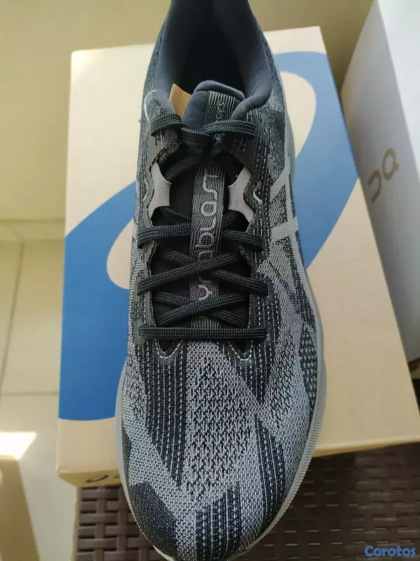 zapatos unisex - disponible  tenis marca Asics y AQ precio 3,500 y 4,000 peso  3