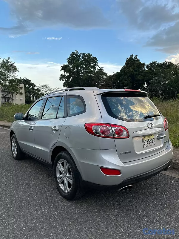 jeepetas y camionetas - Hyundai Santa Fe 2011 (solo 68 mil km) 5