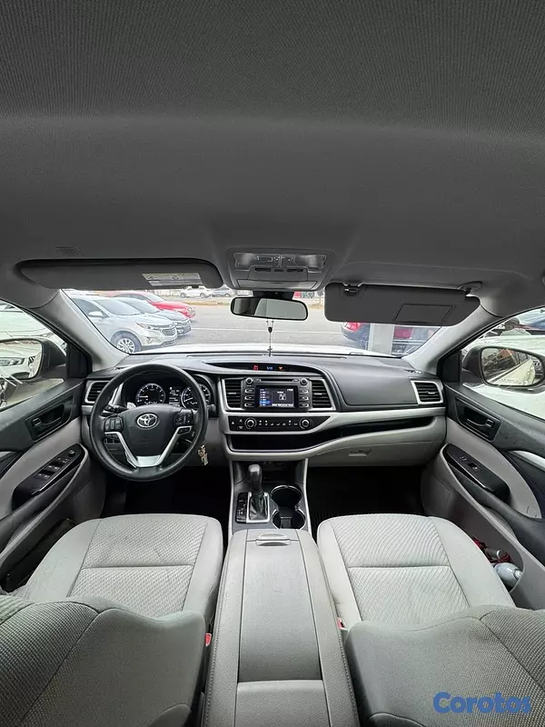 jeepetas y camionetas - Toyota Highlander LE 2019 4