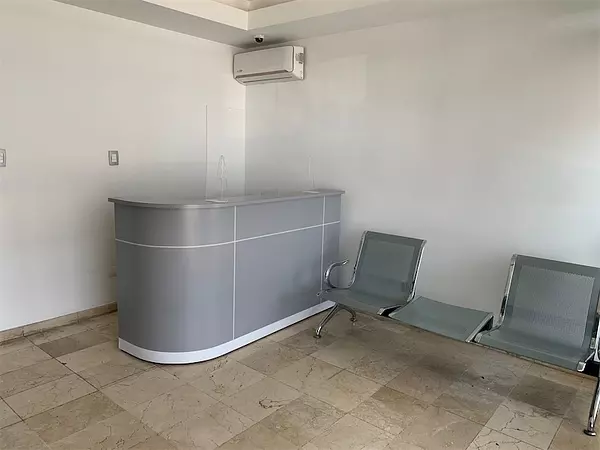 oficinas y locales comerciales - Local en naco segundo nivel 7