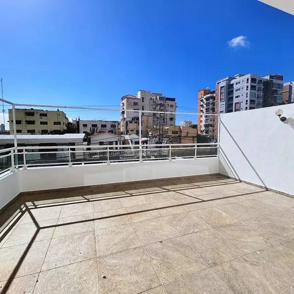 apartamentos - Apartamento en Alquiler en Evaristo Morales CON TERRAZA PRIVADA.
2 Hab 
US$1,300 5