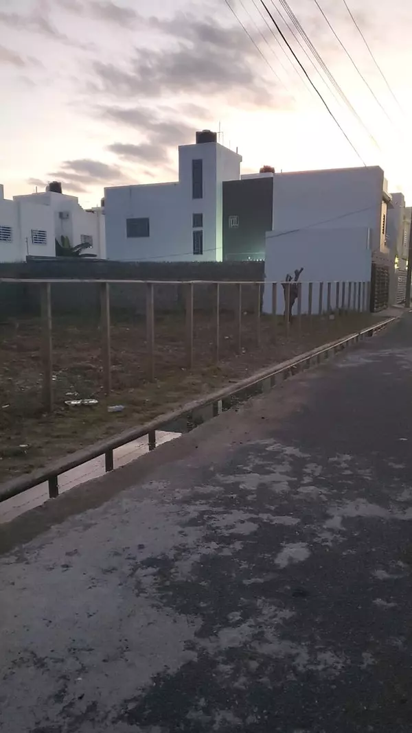 solares y terrenos - Solar 617 metros con 30 metros de frente, Prado Oriental, Aut. San Isidro 3