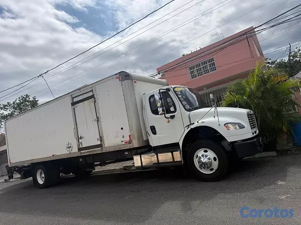 camiones y vehiculos pesados - En venta Freightliner 2014 no financiado único dueño en el país. 
Santo Domingo 2