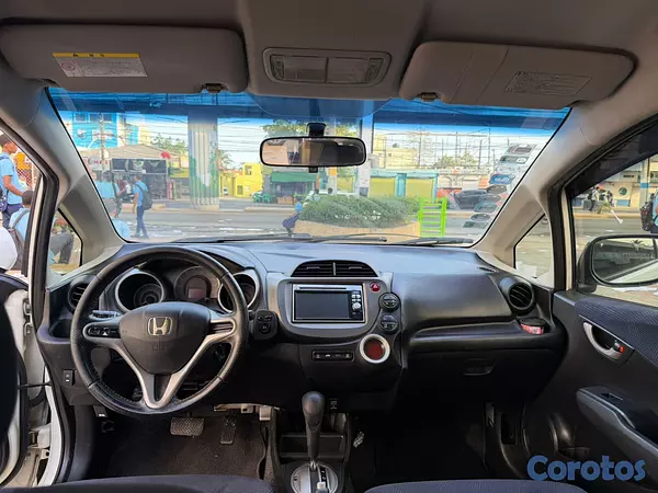 carros - Vehiculo Honda Fit 2012 de oportunidad 2