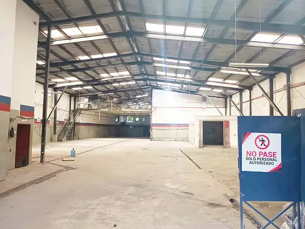 oficinas y locales comerciales - nave en venta en el Quisqueya  4
