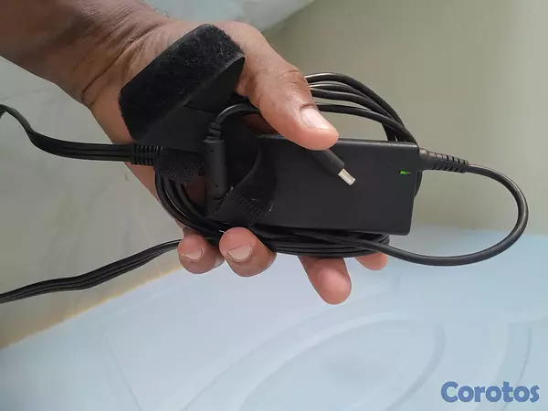 computadoras y laptops - Me la acaban de enviar cuentas con sus accesorios  4