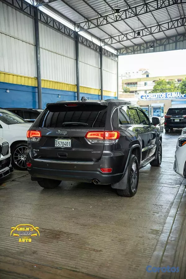 jeepetas y camionetas - Jeep Grand Cherokee Limited 4x4 2018 Clean Carfax 6