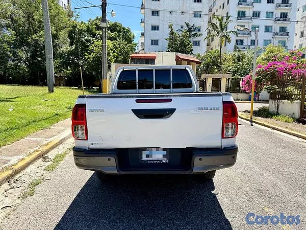 jeepetas y camionetas - Toyota Hilux  4