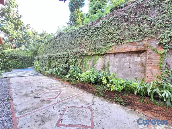 casas - Casa de 5 habitaciones 8 baños en venta en Colinas 14