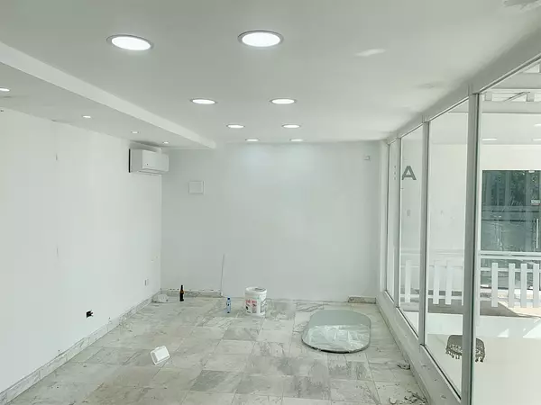 oficinas y locales comerciales - Local céntrico y comercial Prados 5