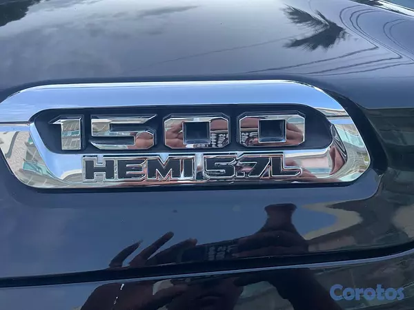 jeepetas y camionetas - vendo RAM 1500 LARAMIE 4