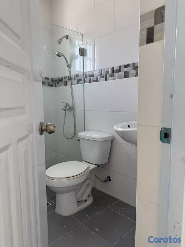 otros inmuebles - Venta de edificio para inversión en Manoguayabo 8