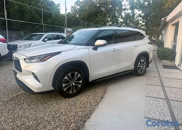 jeepetas y camionetas - Toyota higlander xle 2022 clean carfax  10