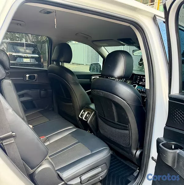 jeepetas y camionetas - Kia Sorento LX 2022 9