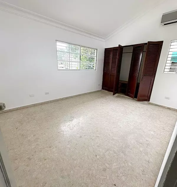casas - Propiedad comercial en Alquiler  7