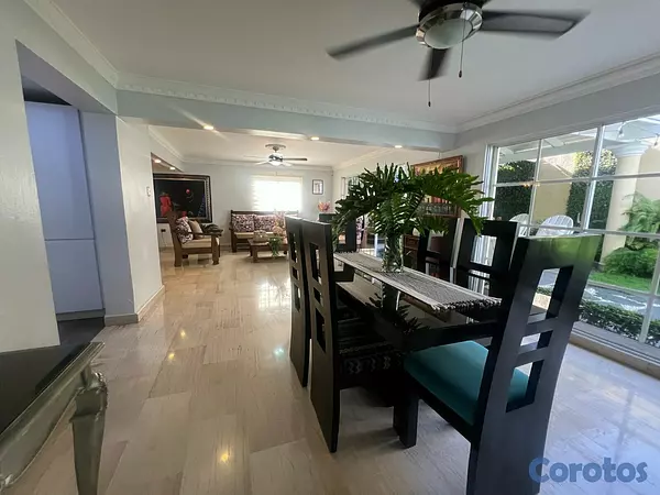 casas - Hermosa Casa en Venta en La Castellana – Santo Dom 5
