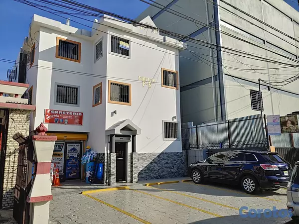 oficinas y locales comerciales - Oficinas y Locales en Zona Céntrica, Frente a Plaza de la Salud desde RD$12,500 2