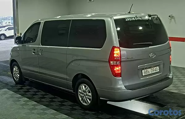 otros vehiculos - HYUNDAI GRAND STAREX 2020 GRIS 9
