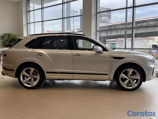 jeepetas y camionetas - Bentley Bentayga 3