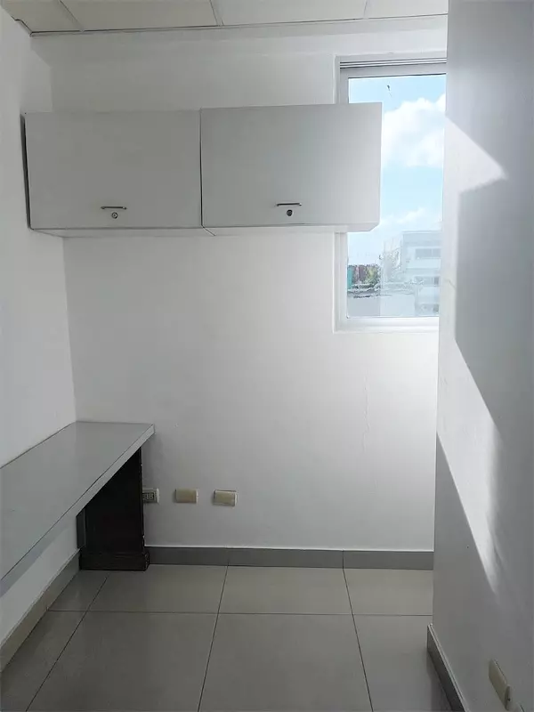 oficinas y locales comerciales - Local para oficina en los prados  6