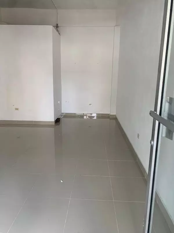 oficinas y locales comerciales - Local primer nivel centrico 3