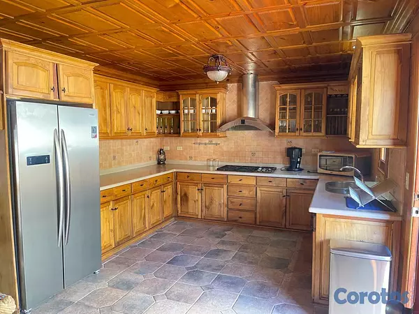 casas vacacionales y villas - Venta Villa Vacacional en Constanza totalmente amu 8