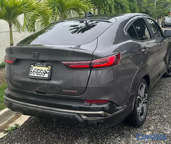jeepetas y camionetas - Fiat Fastback Limited 2023  6