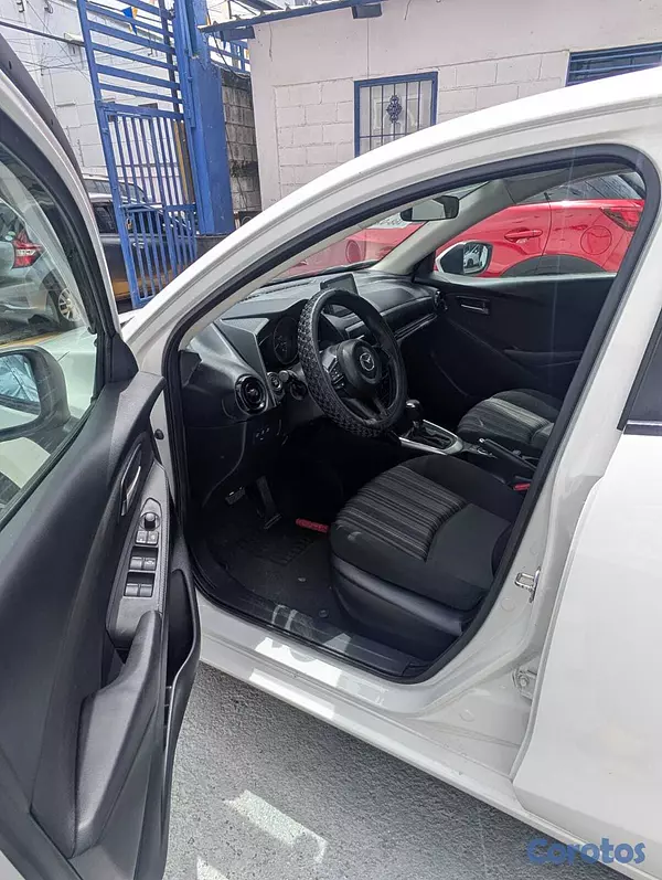 carros - MAZDA 2 2020 10