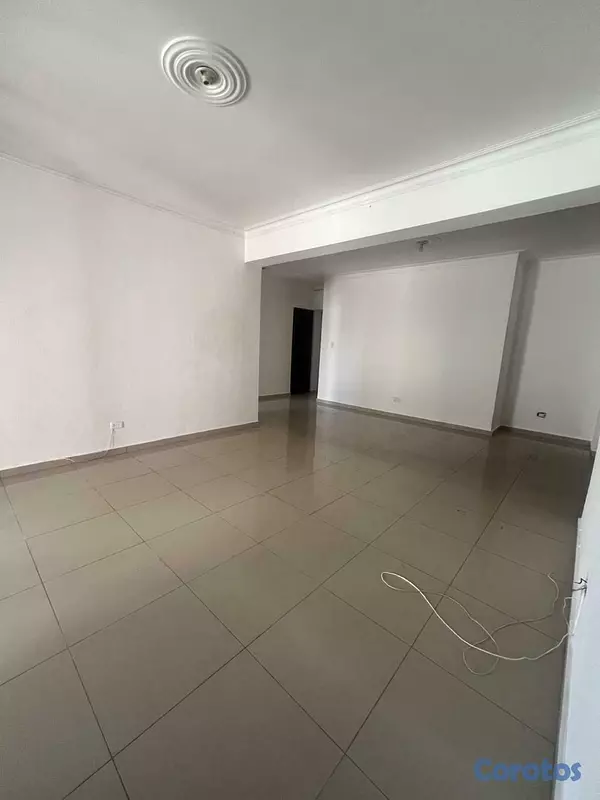 apartamentos - 3er piso apto de 3 hab con 2 parqueos en 9.9 5