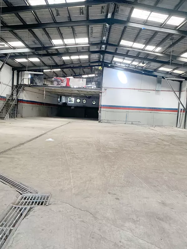 oficinas y locales comerciales - nave en venta en el Quisqueya  6