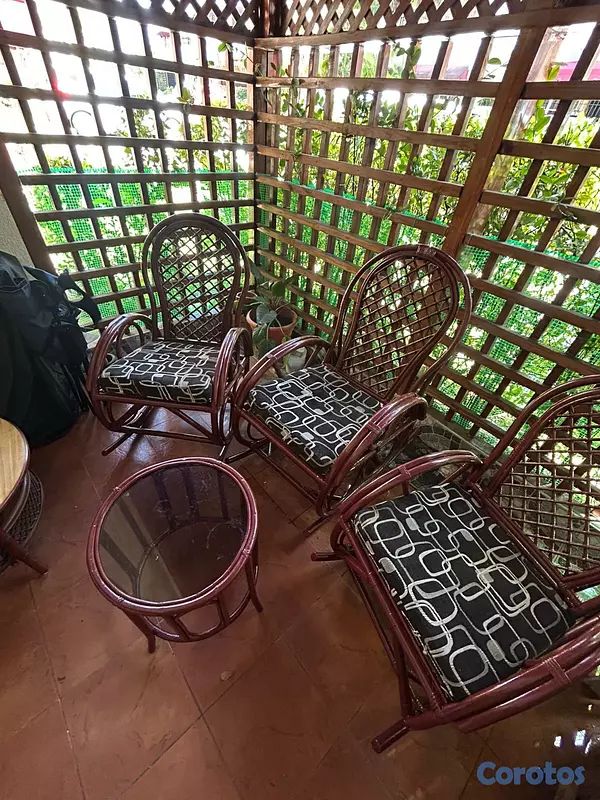 muebles y colchones - 3 mecedoras con su mesa de ratan  2