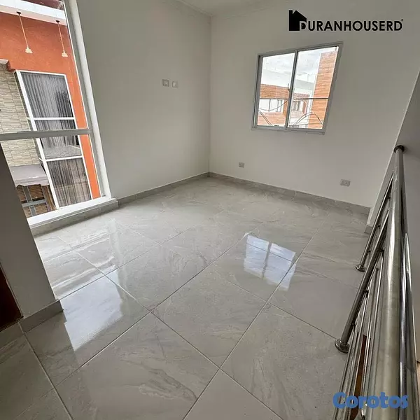 casas - venta de casa lista en la autopista de san Isidro proyecto cerrado  2