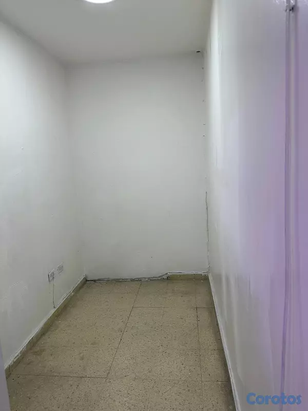 oficinas y locales comerciales - LOCAL COMERCIAL/OFICINA EN ALQUILER - EXCELENTE UB 6
