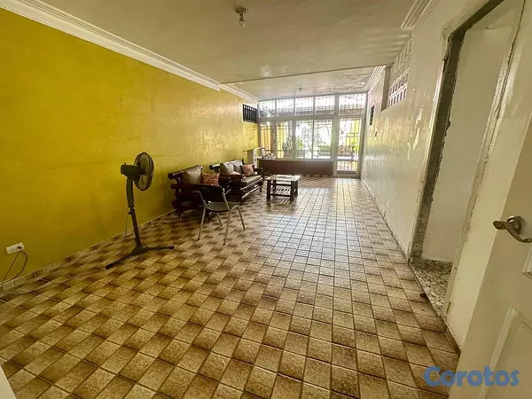 casas - Casa de 3 habitacioens 3 baños 4 parqueos en alqui 9