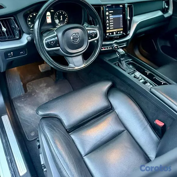 jeepetas y camionetas - VOLVO XC60 T5 MOMENTUM 2019 8