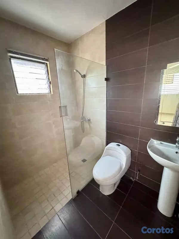 apartamentos - vendo los cacicazgos tres habitaciones dos baños paruaoe balcón servicio piso 4 4