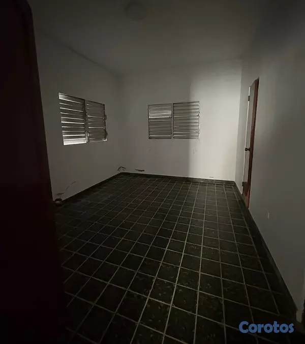 oficinas y locales comerciales - se alquila casa  4