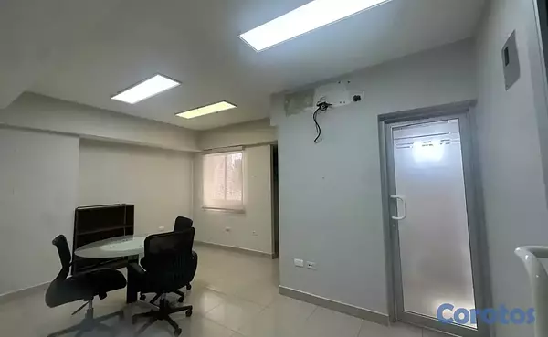 oficinas y locales comerciales - Local en evaristo morales en alquiler  3