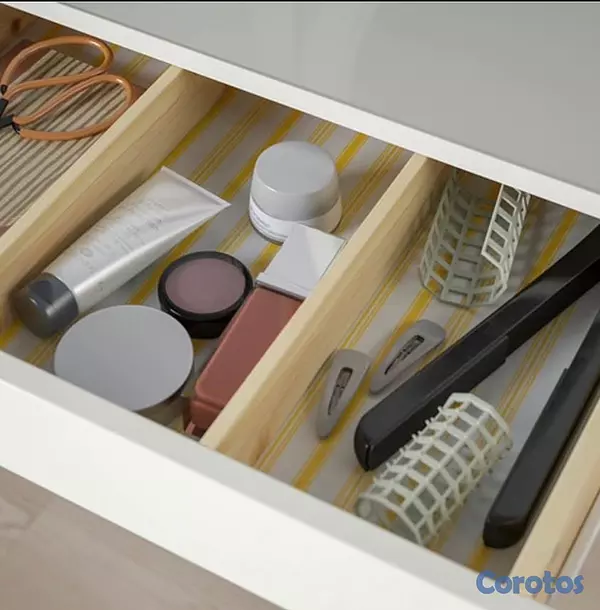 muebles y colchones - Precioso Vanity para embellecer tus espacios , tiene el cristal y taburete .  3