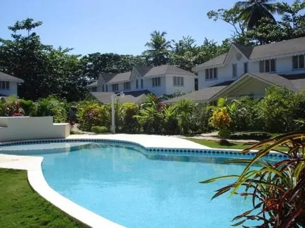 casas vacacionales y villas -  Villa de 3 Habitaciones Próximo a la Playa Las Ballenas Las Terrenas 1