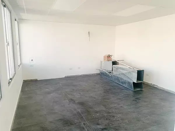 oficinas y locales comerciales - Local céntrico en el mirador  3