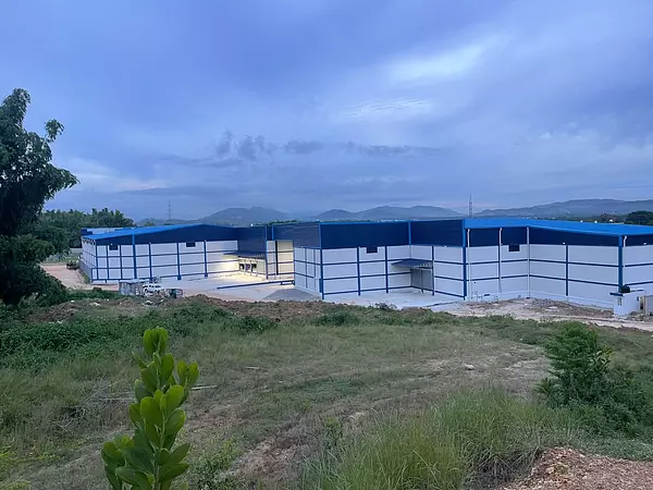 oficinas y locales comerciales - Alquilo Nave  2,000 mts prox merca Santo domingo  5
