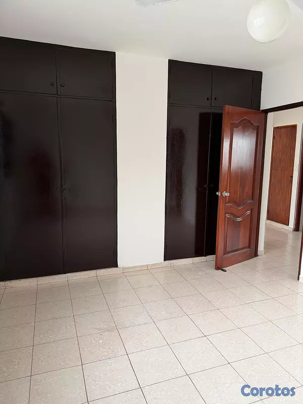 apartamentos - Apartamento en de 3 hab en el millón en 2do nivel. 8