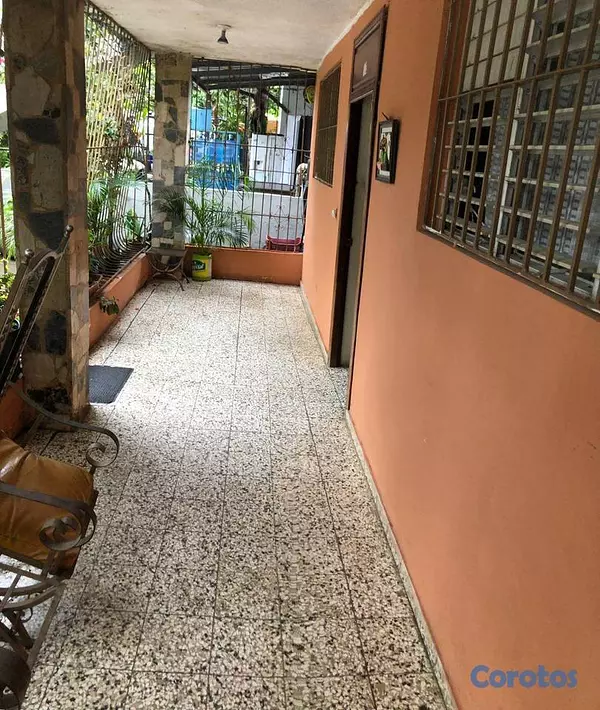 casas - Casa de 3 habitaciones 2 baños en venta en Ensanch 4