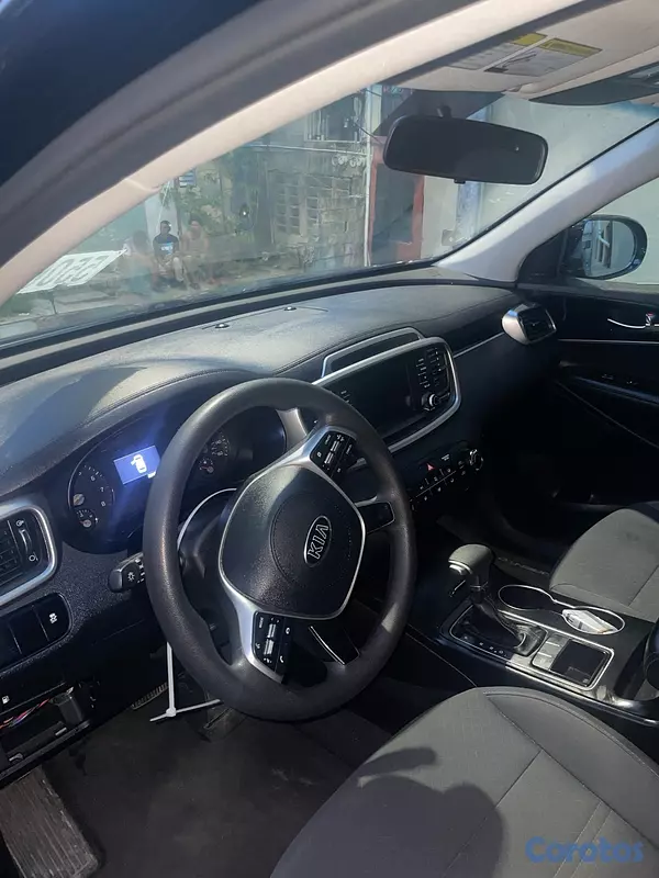 jeepetas y camionetas - Kia Sorento 2020 LX en excelente estado 6