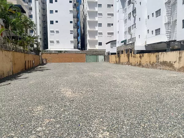 solares y terrenos - Solar comercial en alquiler  2