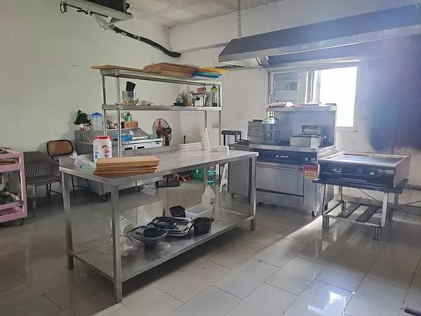 oficinas y locales comerciales - Alquilo local  2do piso 35 mts en los prados  2