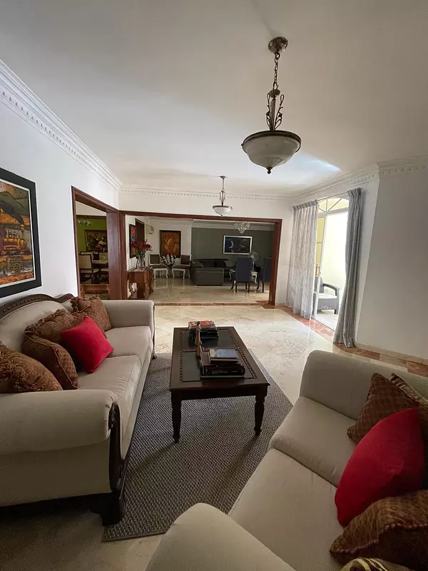 apartamentos - Vendo Pent-house de 2 niveles en Los Cacicazgos    2